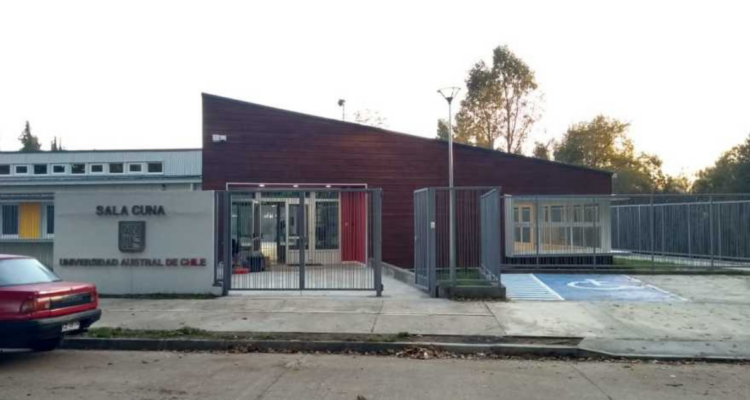 Frontis del jardín infantil y sala cuna de la UACh