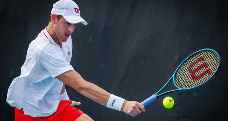 Nico Jarry vence a verdugo de Tabilo y avanza a cuartos de Brisbane: rompió negativo récord de 7 meses