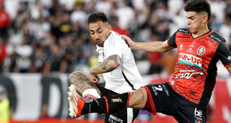 Javier Correa estalla contra el estado de la cancha del Monumental tras igualdad ante Limache.