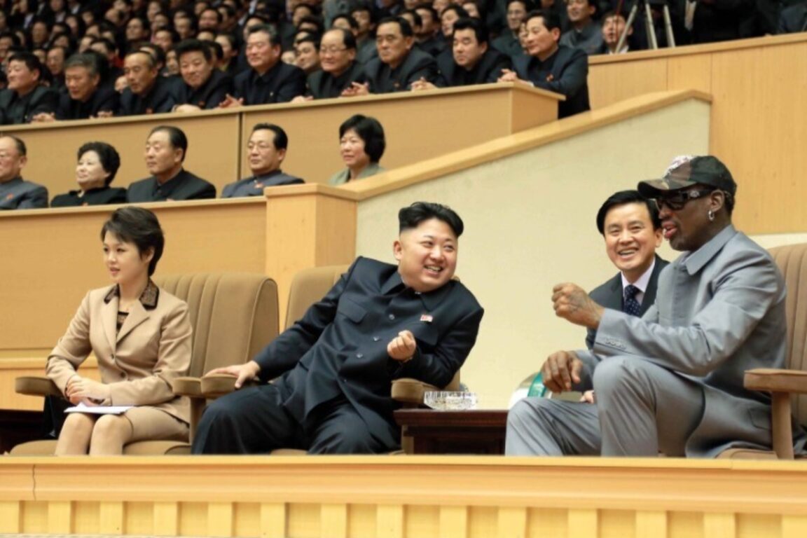 Kim Jong-Un y Dennis Rodman en Parlamento norcoreano