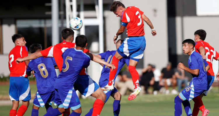 Con miras al Sudamericano: La Roja Sub20 cayó en una guerra de goles ante Argentina a puestas cerradas