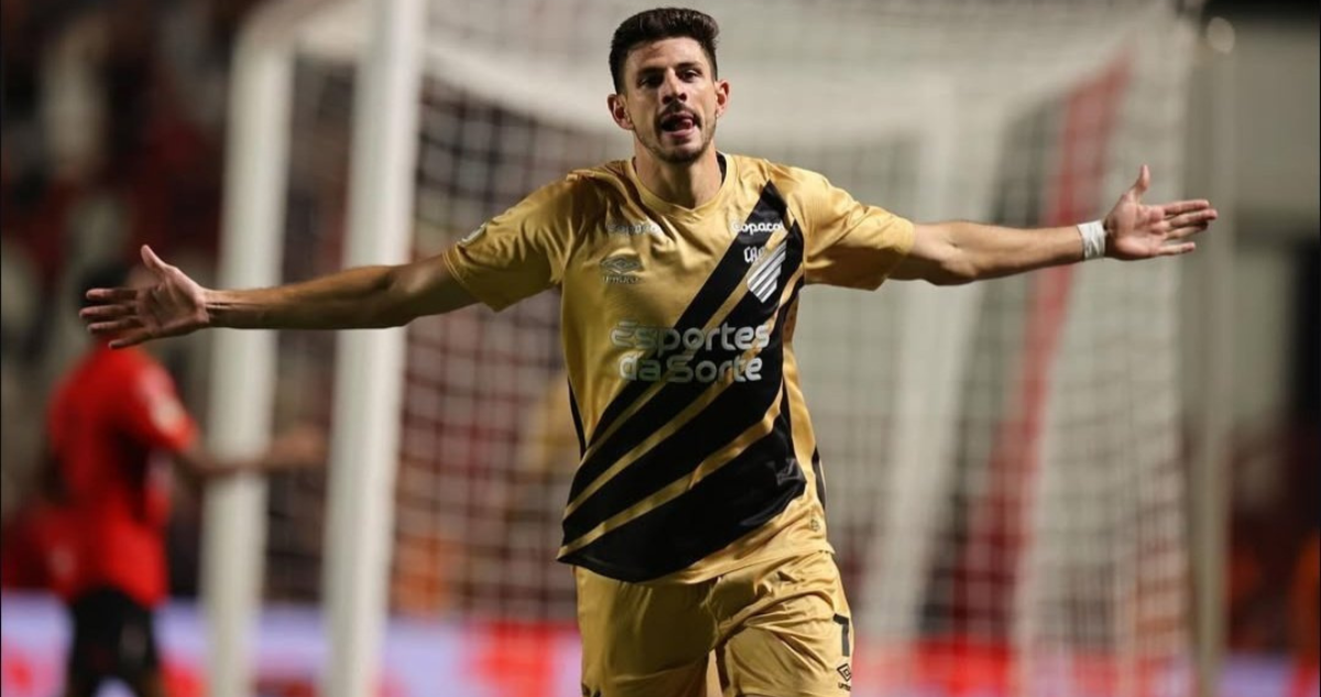 Aseguran que La U llegó a acuerdo con Lucas Di Yorio para que sea el nuevo delantero azul.