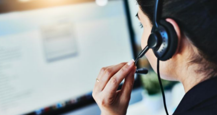 “Ley +56”: Proyecto de ley prohibiría el funcionamiento de call centers desde el extranjero