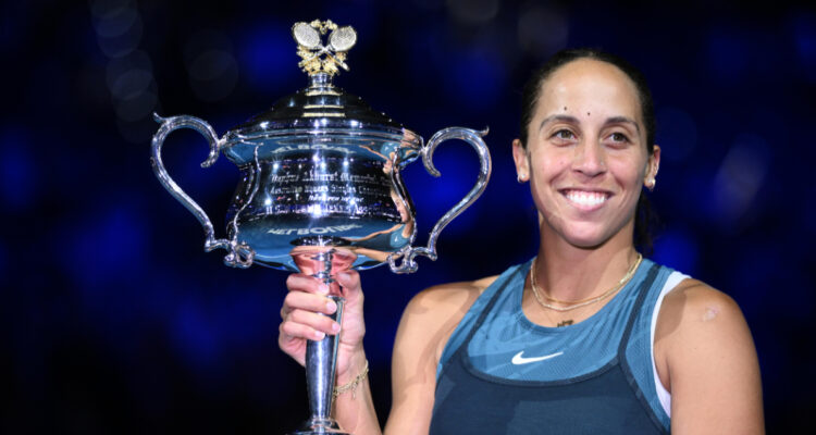 Madison Keys posa con el trofeo del Australian Open 2025