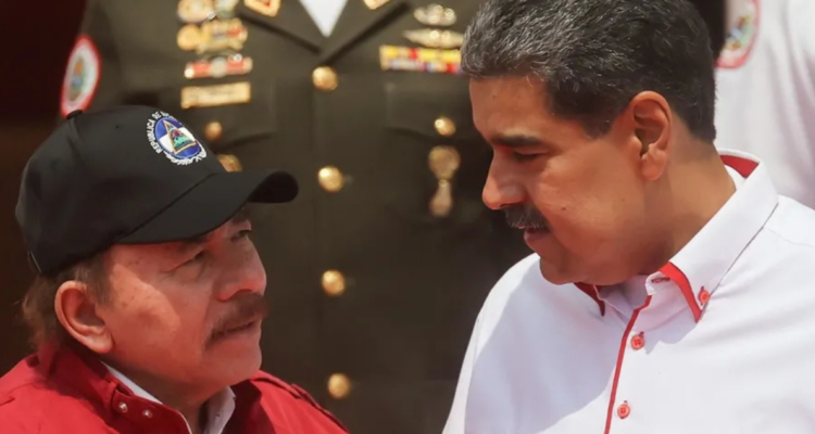 Imagen de archivo de Daniel Ortega y Nicolás Maduro