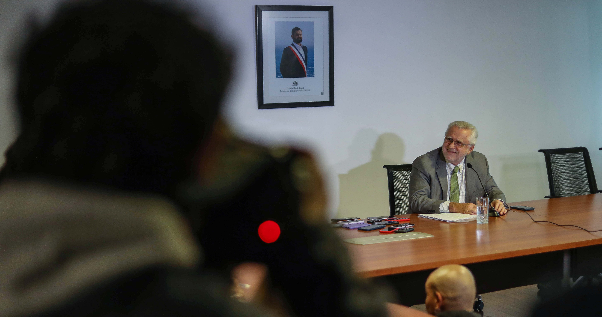 Pacheco y ejecutivo de SQM deberán aclarar ante comisión las dudas que rondan por acuerdos del litio