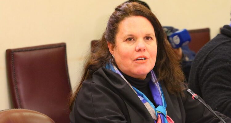 Partido Republicano anuncia AC contra ministra Maya Fernández por fallida compra de casa de Allende