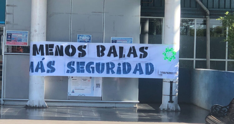“Menos balas, más seguridad”: Hospital Padre Hurtado cierra por paralización de funcionarios