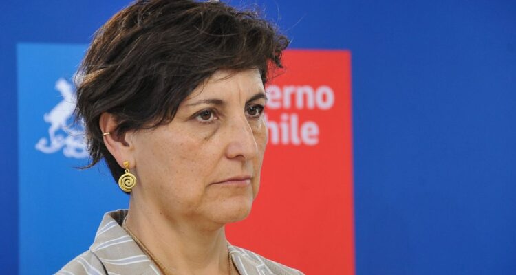 Ministra Aguilera descarta que reducción de presupuesto de Salud afecte a la atención de los pacientes