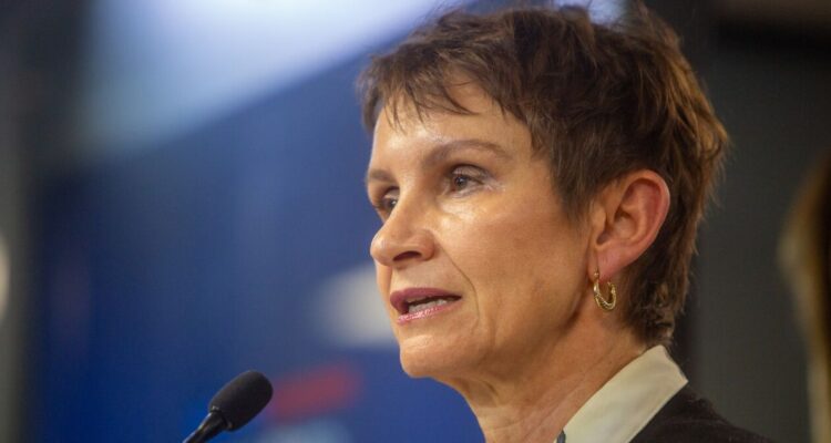 Gobierno destaca llegada de camión escáner y pronto inicio de reconducción a Bolivia desde Colchane