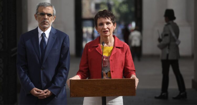 Tohá dice que “no es un buen momento” en la relación con Venezuela y reitera respaldo a fiscal Barros