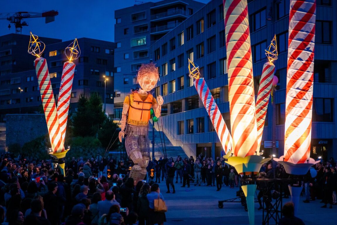 Mo - Fundacion Teatro a Mil