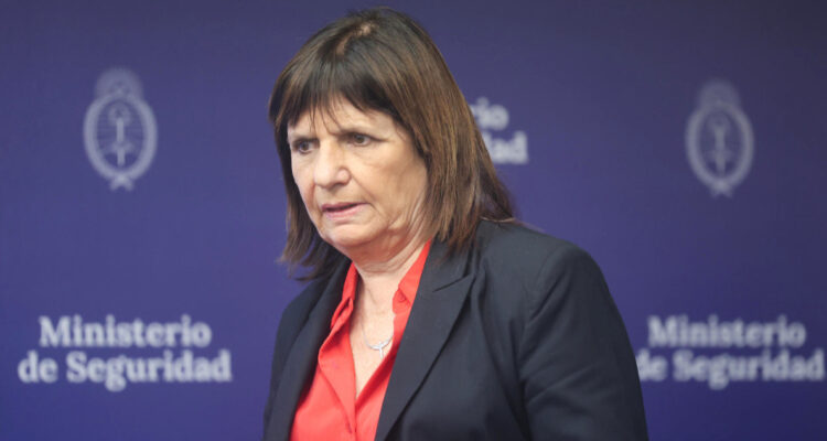 Motochorros roban $7 millones a primo de ministra de Seguridad de Argentina, Patricia Bullrich