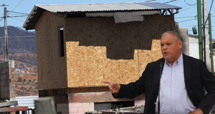 Gobernador Mundaca dice que reconstrucción de megaincedio ha sido un fracaso