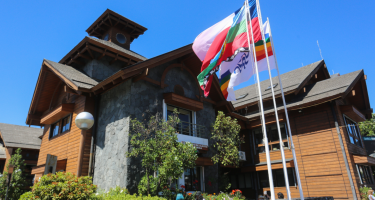 Frontis de la Municipalidad de Pucón por auditoría externa aprobada por concejales