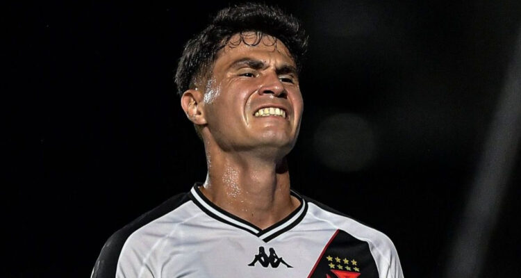 Pablo Galdames jugando para Vasco
