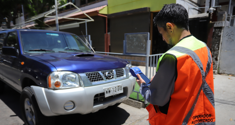 Parquímetros de Valdivia logran acuerdo: empresa dejaría de realizar descuentos por clientes morosos