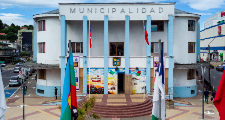 Alcalde de Puerto Montt propone reubicación de comerciantes ambulantes: “Las calles son de todos”