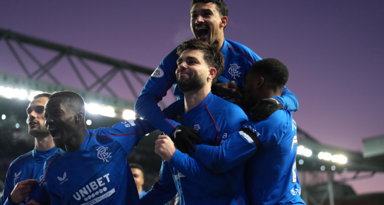 Escocia: Rangers golea a Celtics y se queda con el primer gran clásico del fútbol mundial de 2025