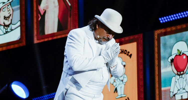 Bombo Fica en el Festival de Las Condes en referencia a su rutina