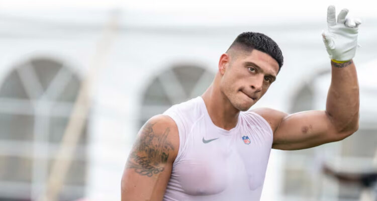 Sammis Reyes entrenando para la NFL