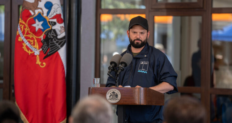 Senadores de oposición exigen al Presidente Boric liderar condena internacional contra Nicolás Maduro