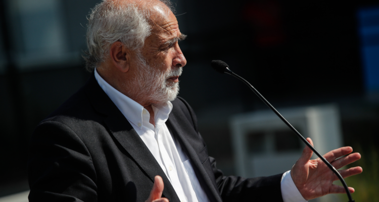 Montes afirma que “están las condiciones” para que reconstrucción en Valparaíso “vaya más rápido”