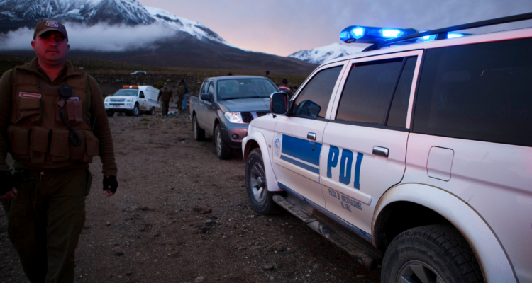 PDI de Arica investiga muerte de mujer encontrada en sitio eriazo: presenta golpes con elemento