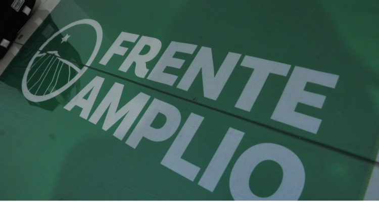 Frente Amplio propone reforma al sistema político que incluye pérdida de escaños y paridad de género