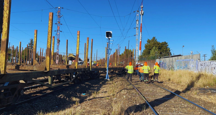 Tren de carga descarrila a metros de la estación de ferrocarriles de Temuco