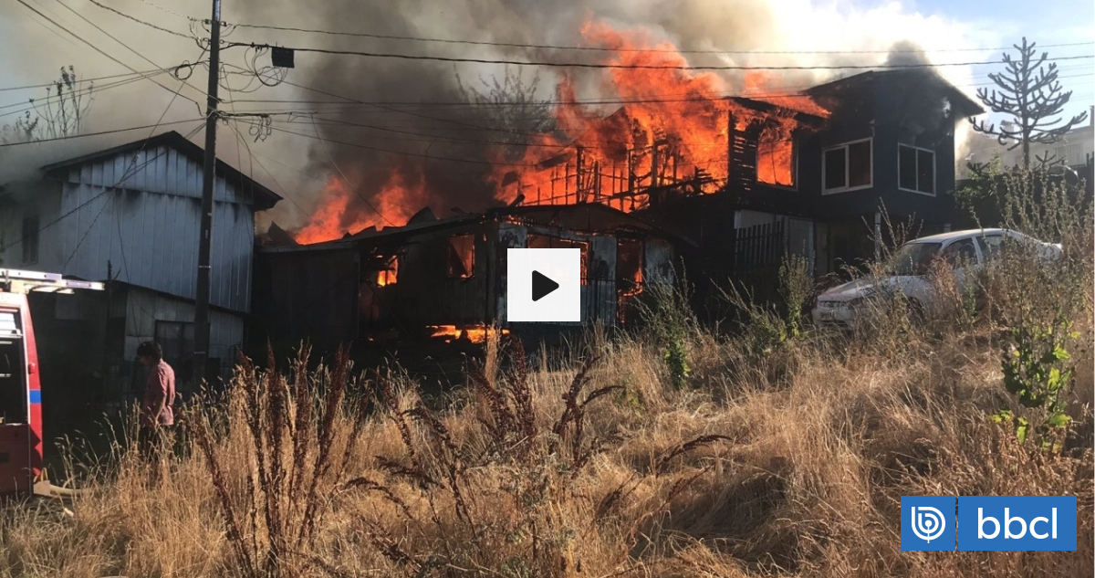 Incendio en Villa Las Praderas de Temuco deja cuatro viviendas destruidas