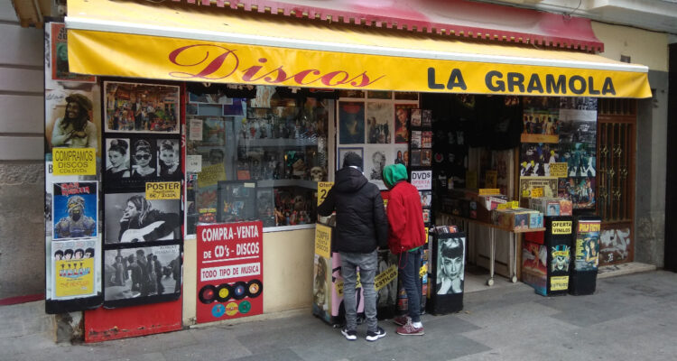 España cerró 2024 con el desempleo más bajo en 17 años