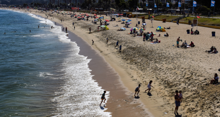 Seremi de Salud de Valparaíso fiscaliza y entrega medidas preventivas para temporada estival