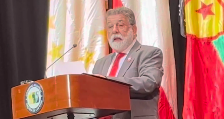 Luis Cuvertino gobernador Regional de Los Ríos