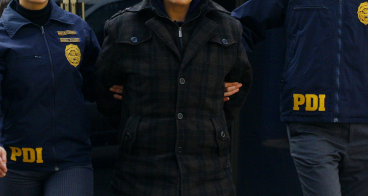 Detienen a mujer dinero falso valdivia