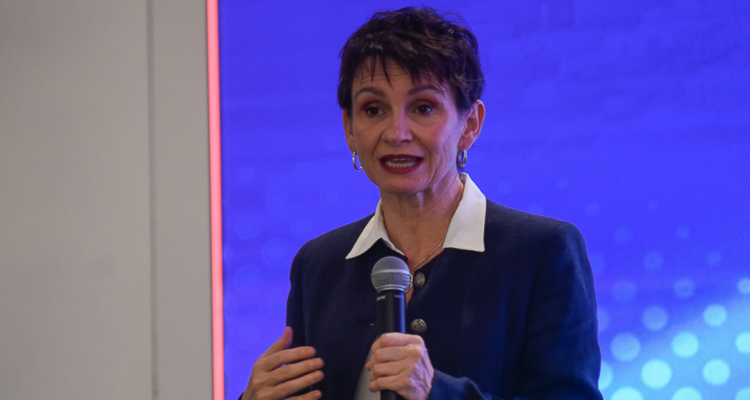 Tohá insiste que su candidatura presidencial no está definida y asegura ser “partidaria de primarias”