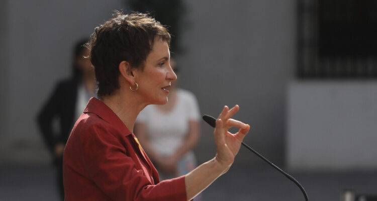 Tohá insiste en mantener relaciones con Venezuela pese a dichos de Gil: “No vamos a fomentar roturas”