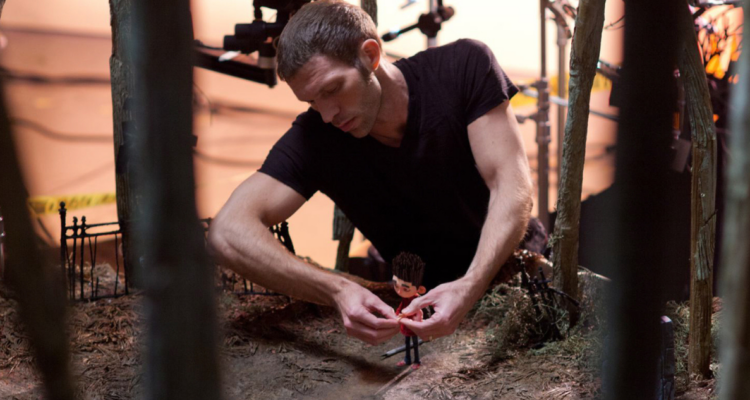 Travis Knight trabajando en animación