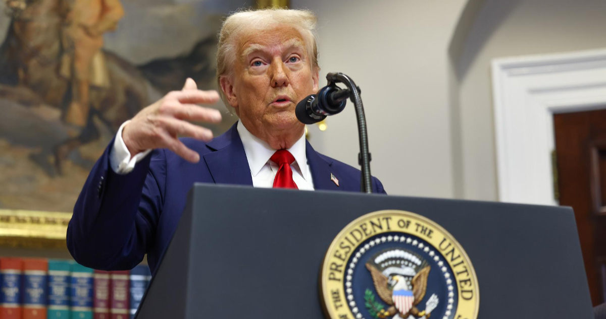 Trump contempla imponer 10% de arancel a importaciones de China en represalia al flujo de fentanilo