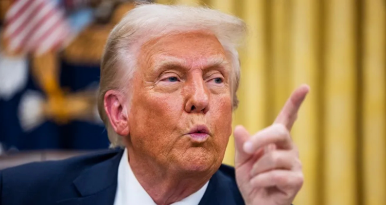 Trump ordena el inicio de despidos de funcionarios de áreas de diversidad y fiscalizadores de gobierno