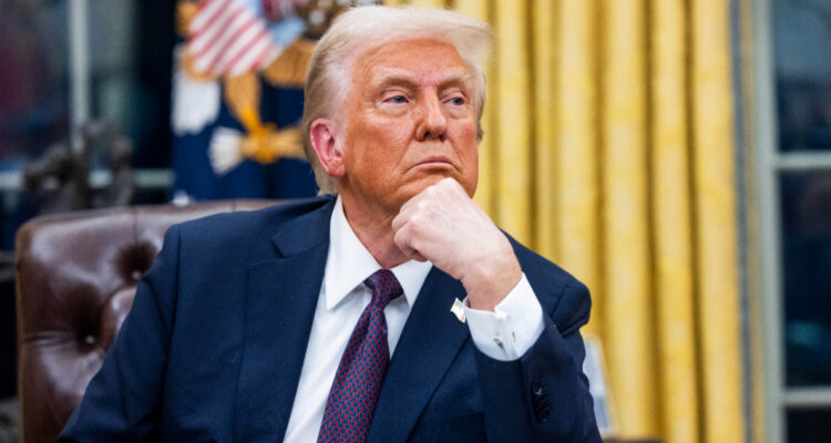 Trump firma orden que busca negar ciudadanía a hijos de inmigrantes indocumentados nacidos en EE.UU.