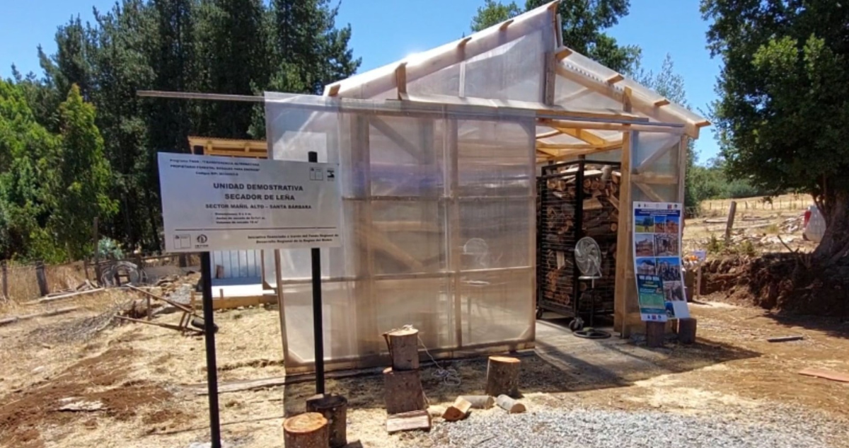 Inauguran proyecto que reduce a la mitad el tiempo de secado de la leña en Santa Bárbara