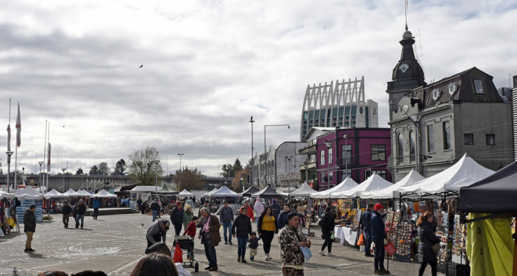 Costanera de Valdivia por la presencia turistas argentinos