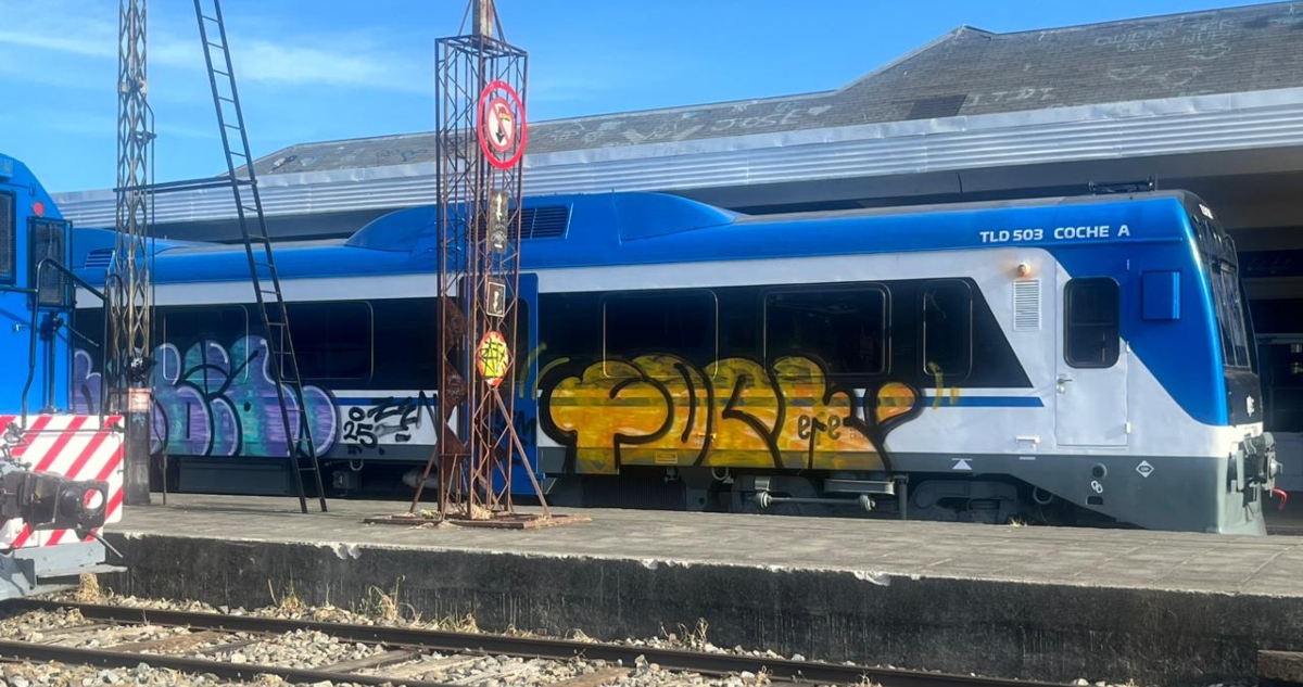 Vandalizan tren de servicio Llanquihue Puerto Montt antes de comenzar sus operaciones