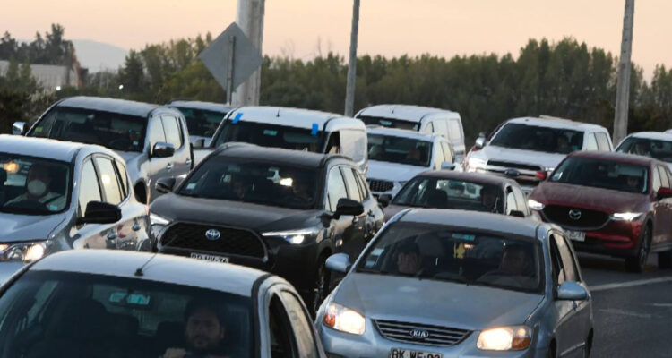 Aún con un buen segundo semestre: ventas de autos nuevos no lograron remontar y cierran 2024 en rojo