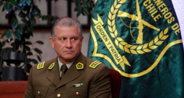 Justicia autorizó vacaciones de general (r) Villalobos a Costa Rica antes del juicio por corrupción