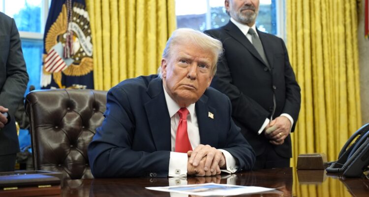 Trump lanza ultimátum a Canadá y México y advierte que aranceles pueden entrar en vigor el 4 de marzo