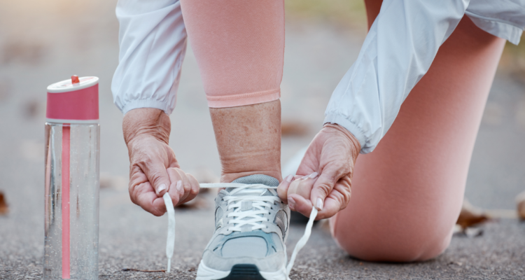 4 ejercicios que pueden ayudar a mitigar el deterioro físico en adultos mayores