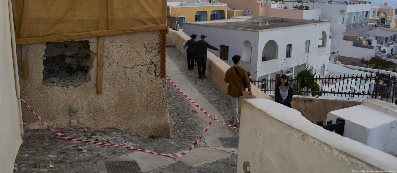 Estructuras dañadas por miles de sismos en islas griegas y obligan a más de 10 mil personas a evacuar Santorini