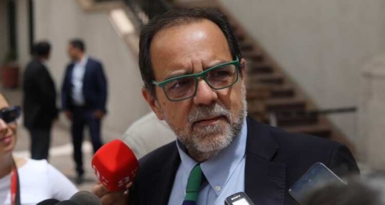 Mulet (FRVS): “Seguramente Bachelet ganaría una primaria”, pero hay que conocer todas las propuestas